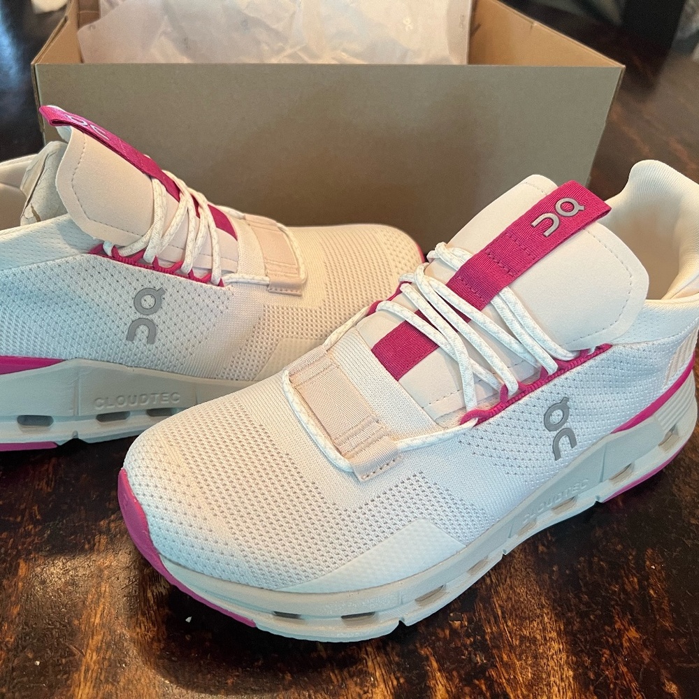 Womens Pink/White Cloudnova Size 9